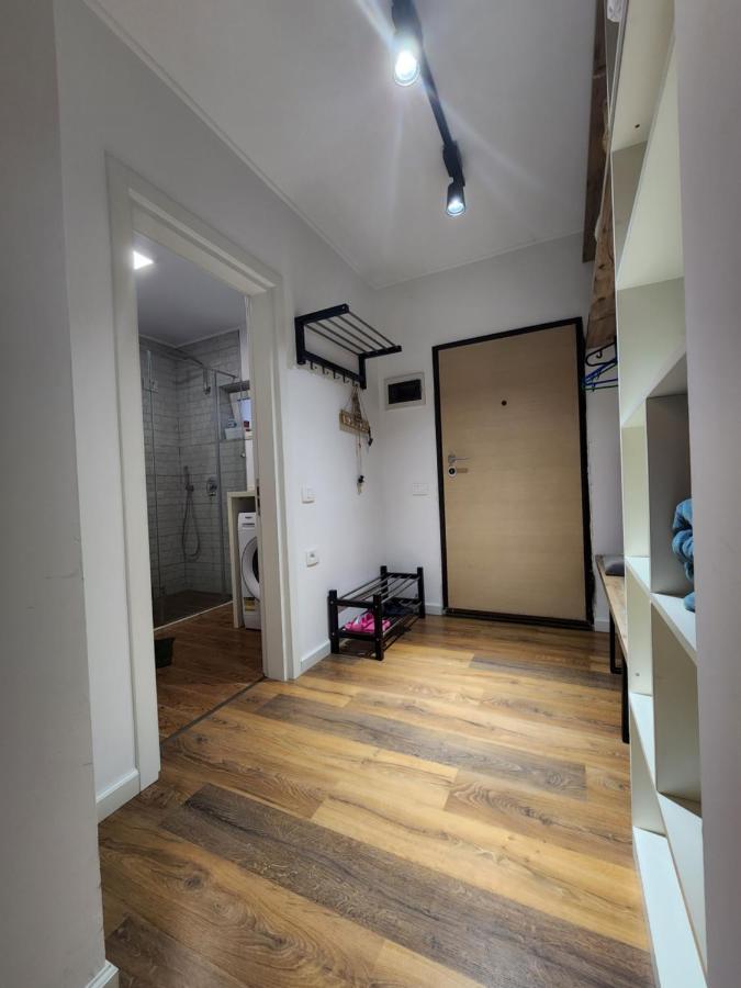 Traveler's Place At Centre *
